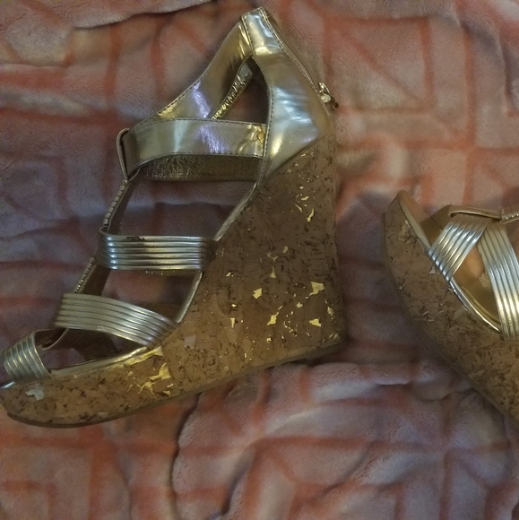 Gold wedges - Picture 3 of 4